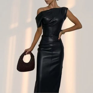 Océane — Black Sheath Dress